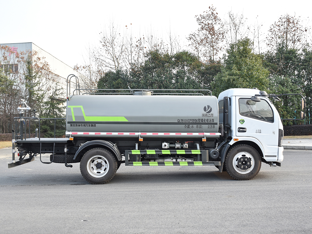 东风10吨洒水车