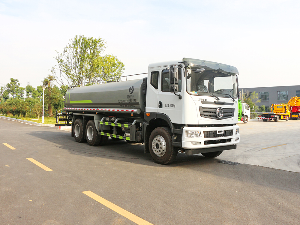 东风T5 22吨绿化喷洒车