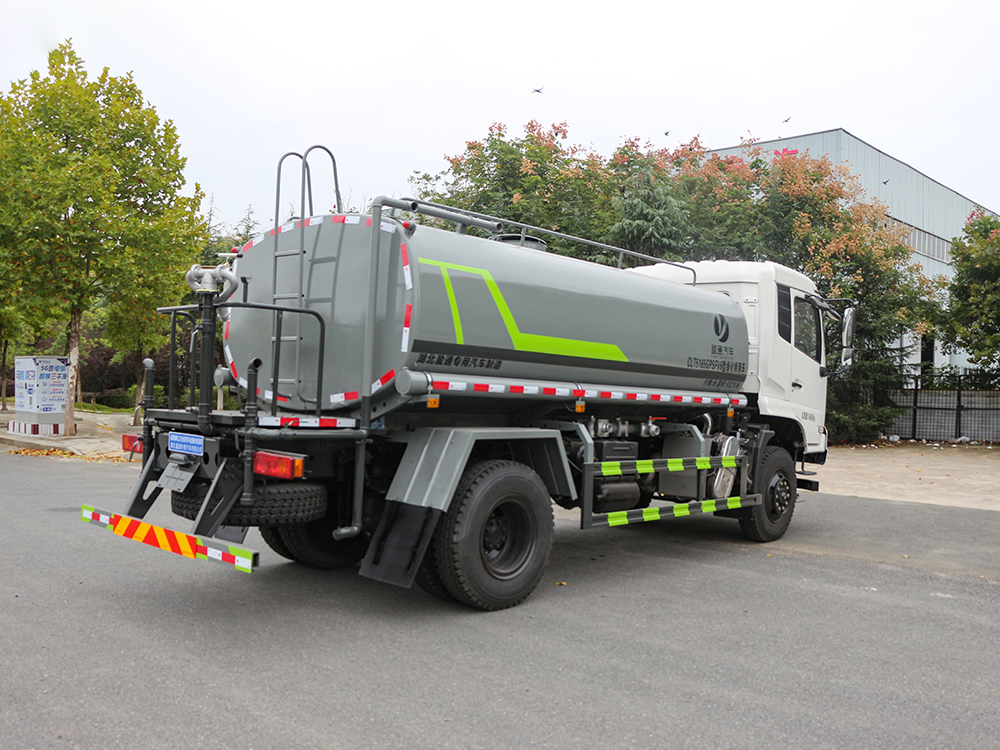10.3方东风天锦六驱洒水车