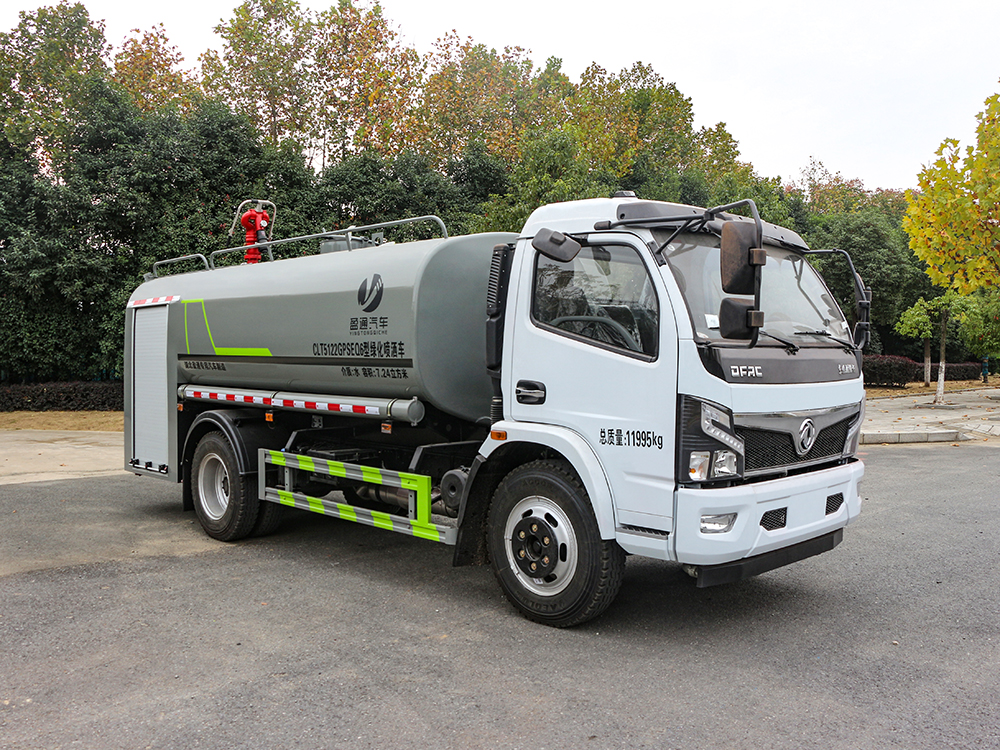 东风8吨消防洒水车