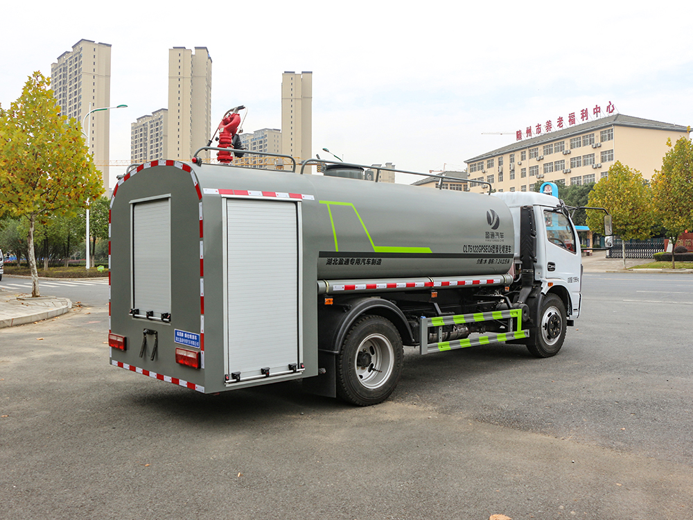 东风8吨消防洒水车