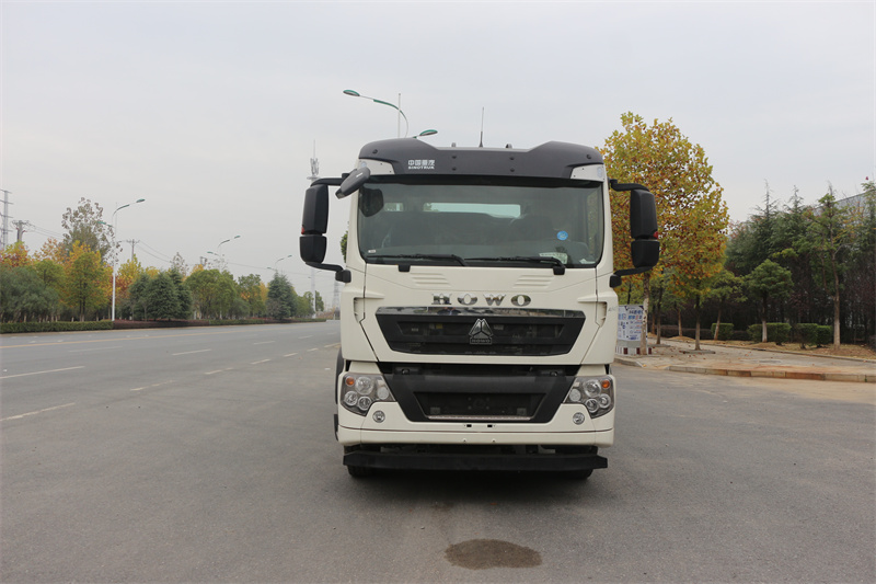 重汽豪沃20方洒水车