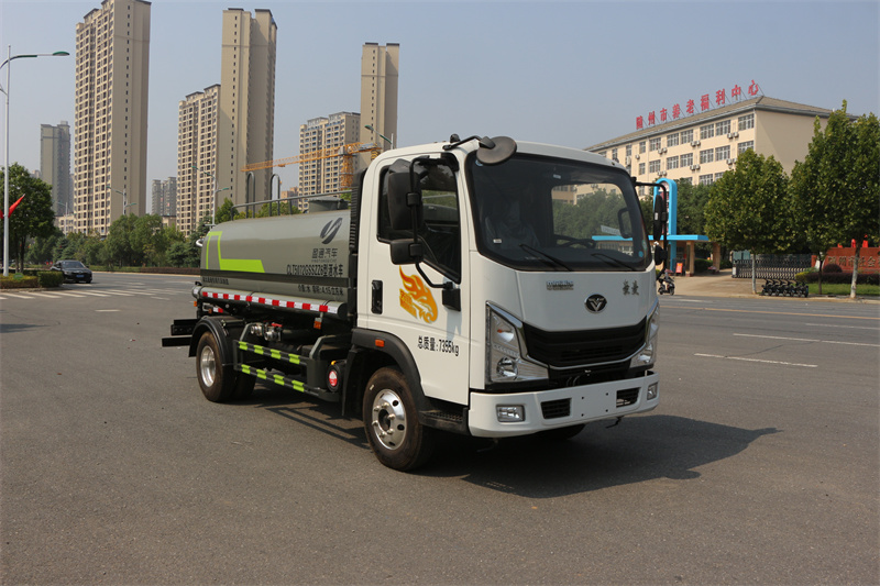 重汽5方洒水车