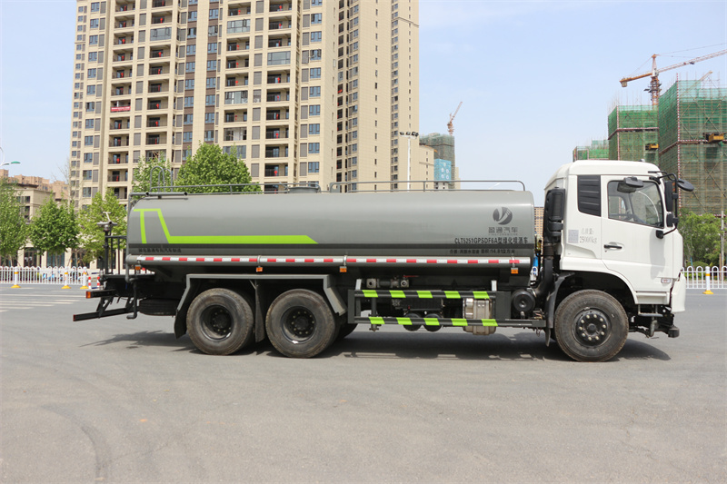 东风天锦后双桥 22.3 方洒水车