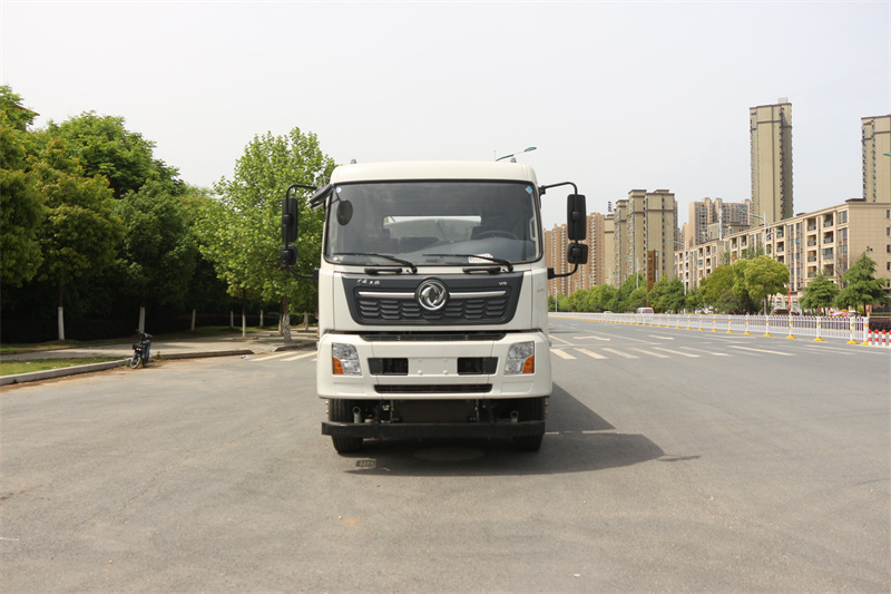 东风天锦后双桥 22.3 方洒水车