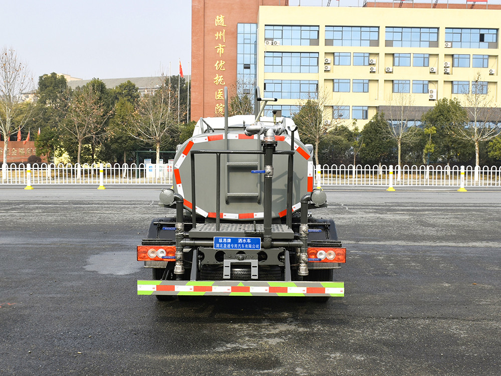 福田蓝牌3吨洒水车