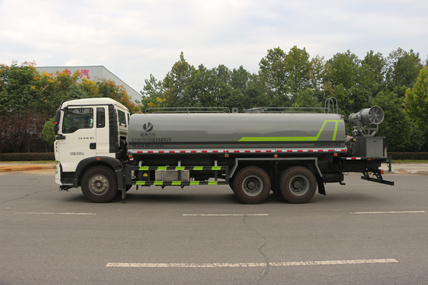 重汽豪沃22方抑尘车-雾炮车