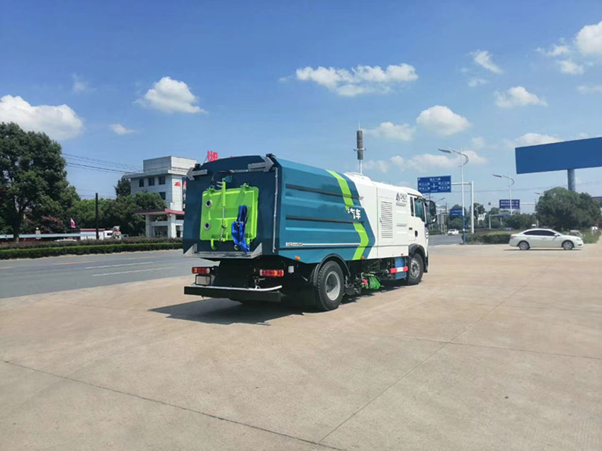 重汽豪沃洗扫车-重汽豪沃18吨洗扫车